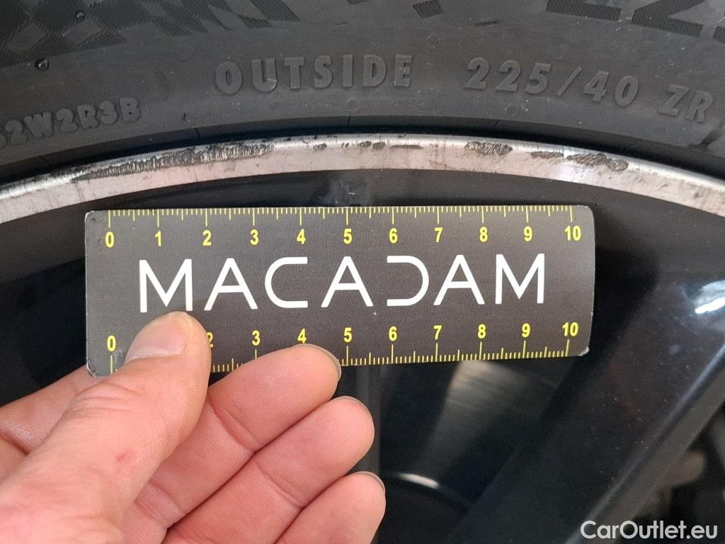  Mercedes  A-Klasse MERCEDES-BENZ Classe A Berline / 2018 / 4P / Berline A 200 d AMG Line 8G-DCT #30