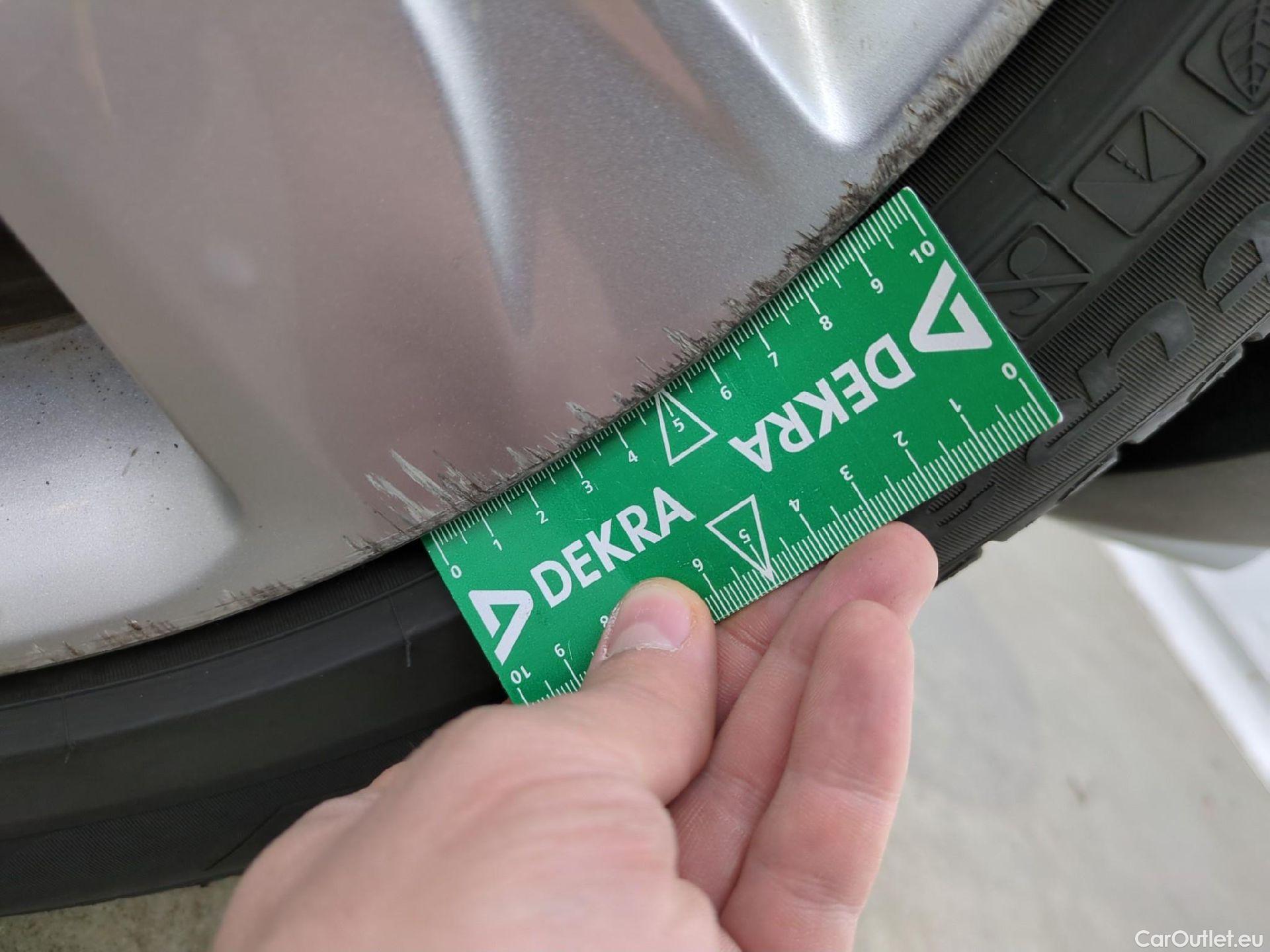  Opel   Grandland X OPEL / 2017 / 5P / SUV 1.6 HYBRID4 300 ELEGANCE BUSINESAUTO 4x4 #17