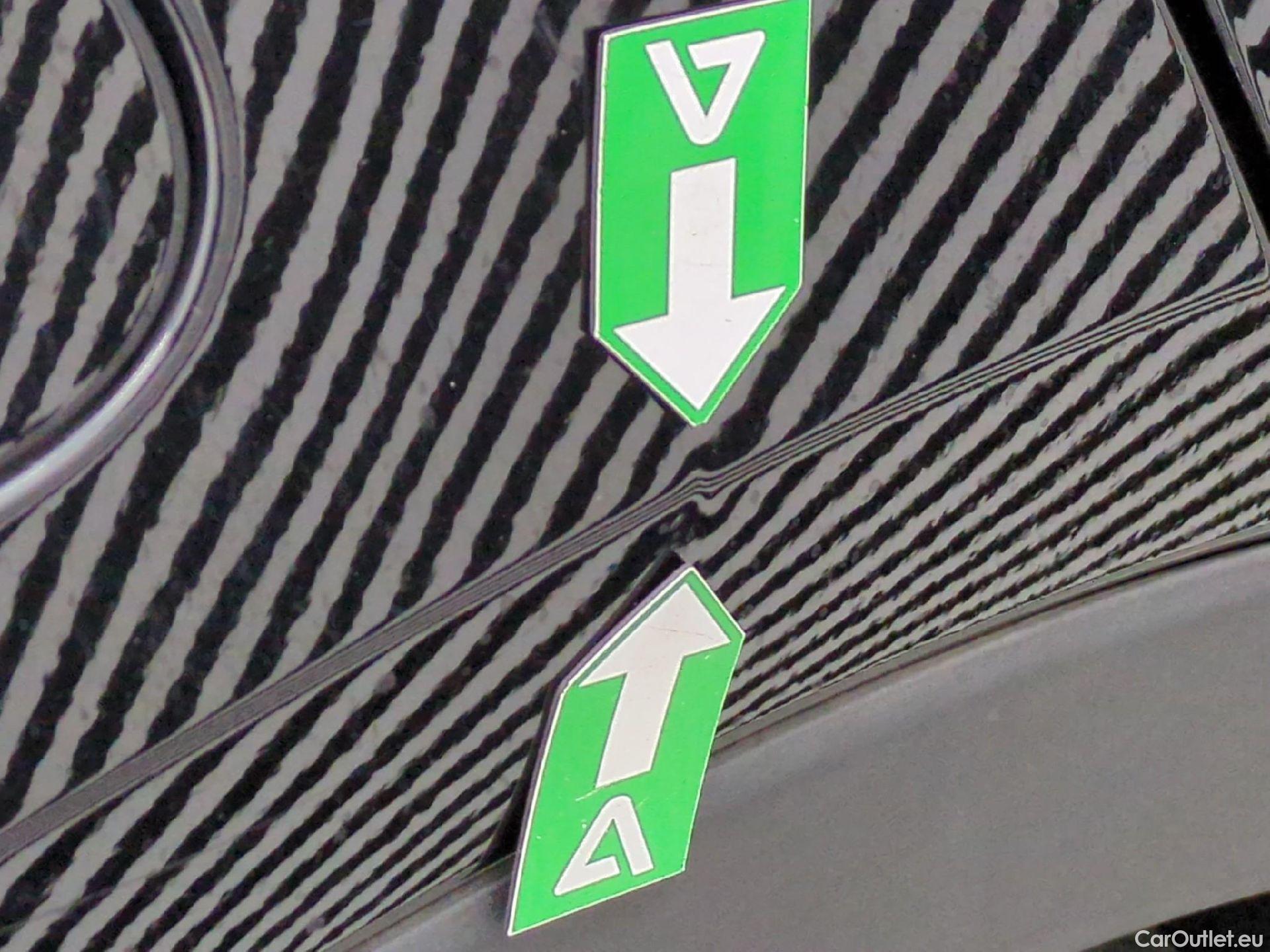  Opel   Grandland X OPEL / 2017 / 5P / SUV 1.6 HYBRID4 300 ELEGANCE BUSINESAUTO 4x4 #25