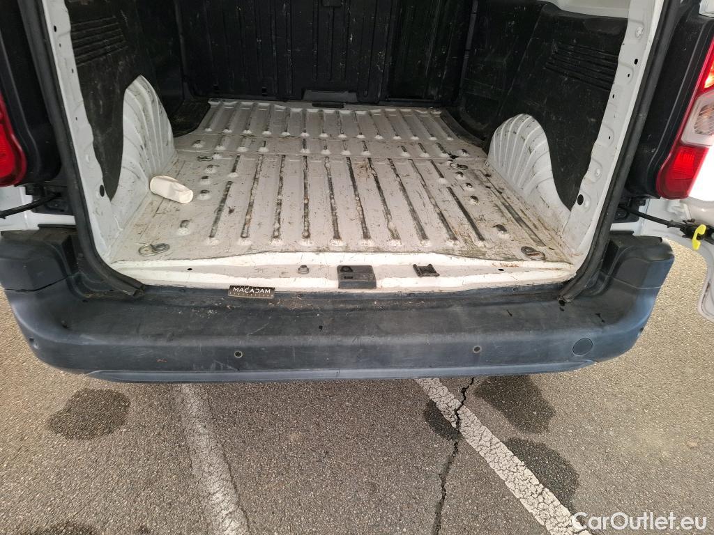  Citroen  Berlingo CITROEN  Van / 2018 / 4P / Fourgonnette M 1000kg BlueHDi 130 S&S EAT8 Club #38