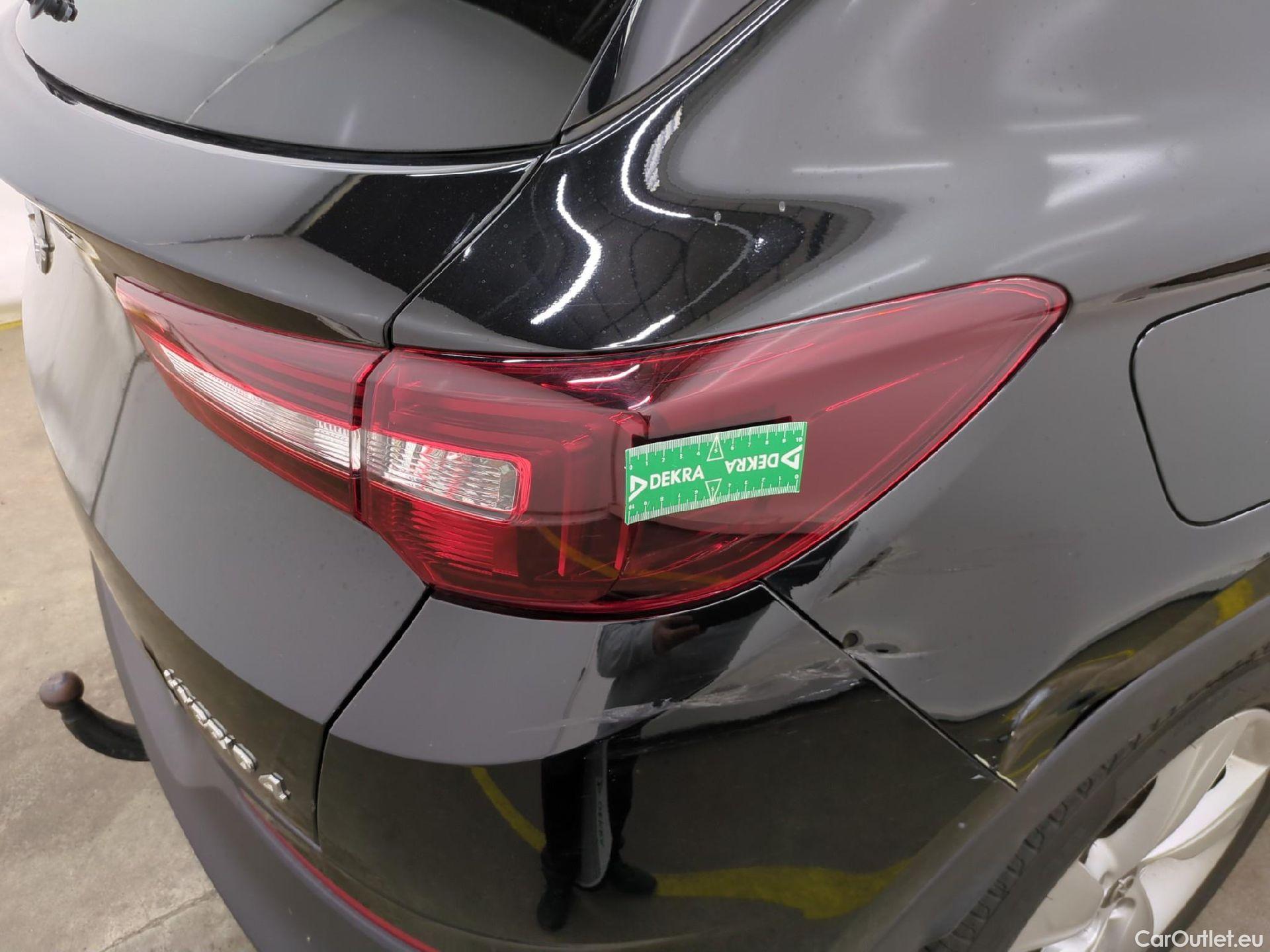  Opel   Grandland X OPEL / 2017 / 5P / SUV 1.6 HYBRID4 300 ELEGANCE BUSINESAUTO 4x4 #46