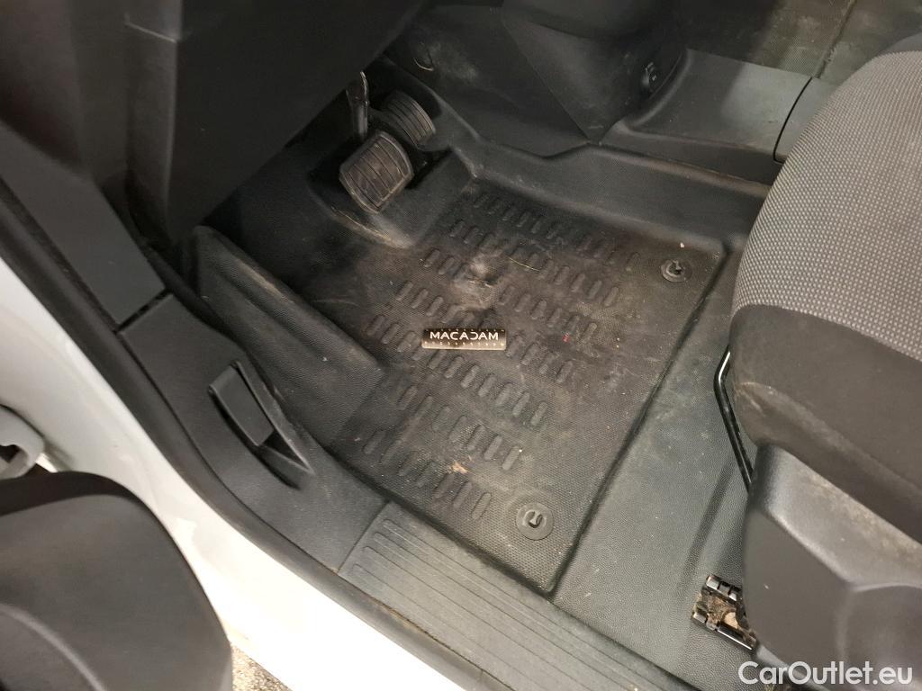  Citroen  Berlingo CITROEN  Van / 2018 / 4P / Fourgonnette M 1000kg BlueHDi 130 S&S EAT8 Club #40