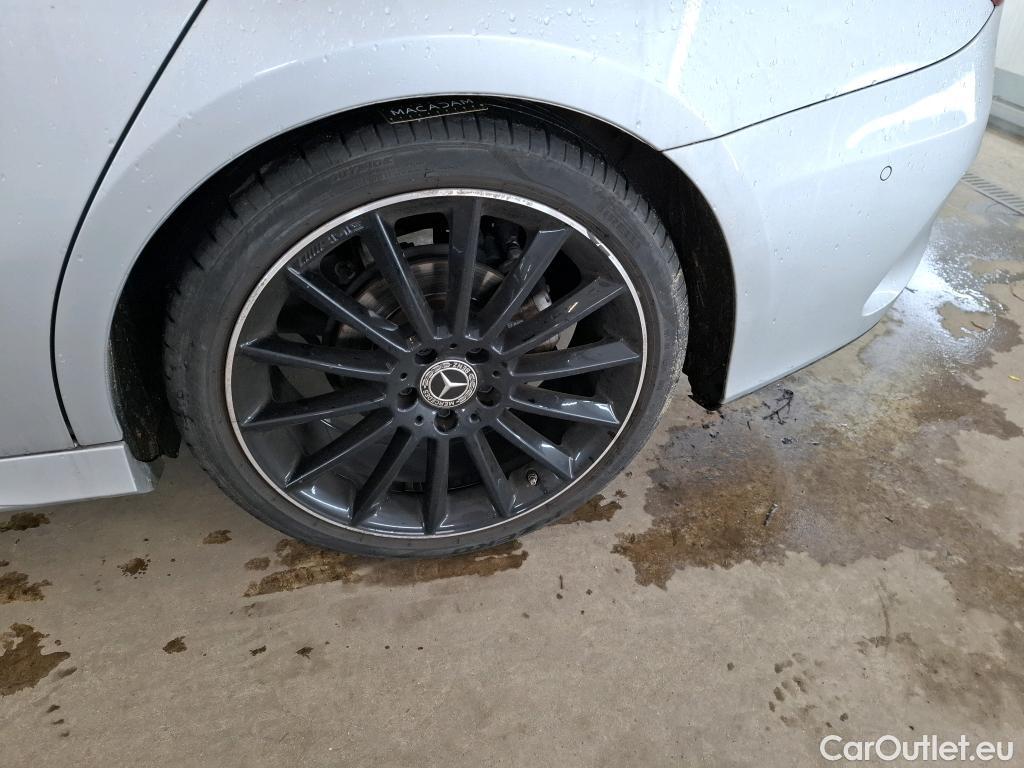  Mercedes  A-Klasse MERCEDES-BENZ Classe A Berline / 2018 / 4P / Berline A 200 d AMG Line 8G-DCT #19