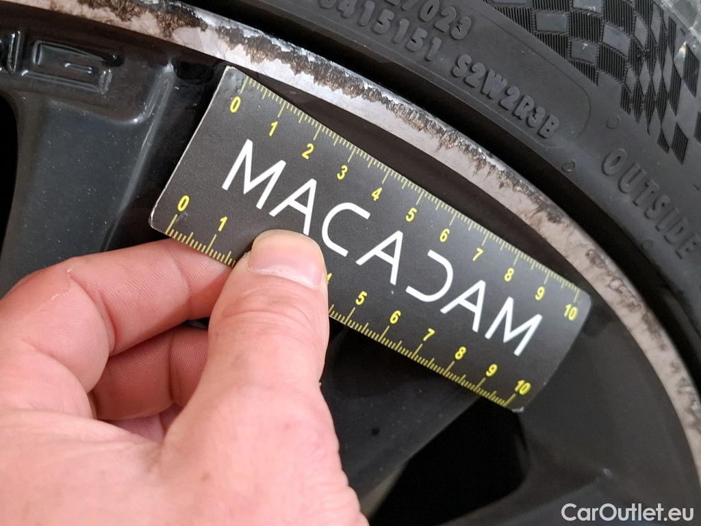  Mercedes  A-Klasse MERCEDES-BENZ Classe A Berline / 2018 / 4P / Berline A 200 d AMG Line 8G-DCT #15