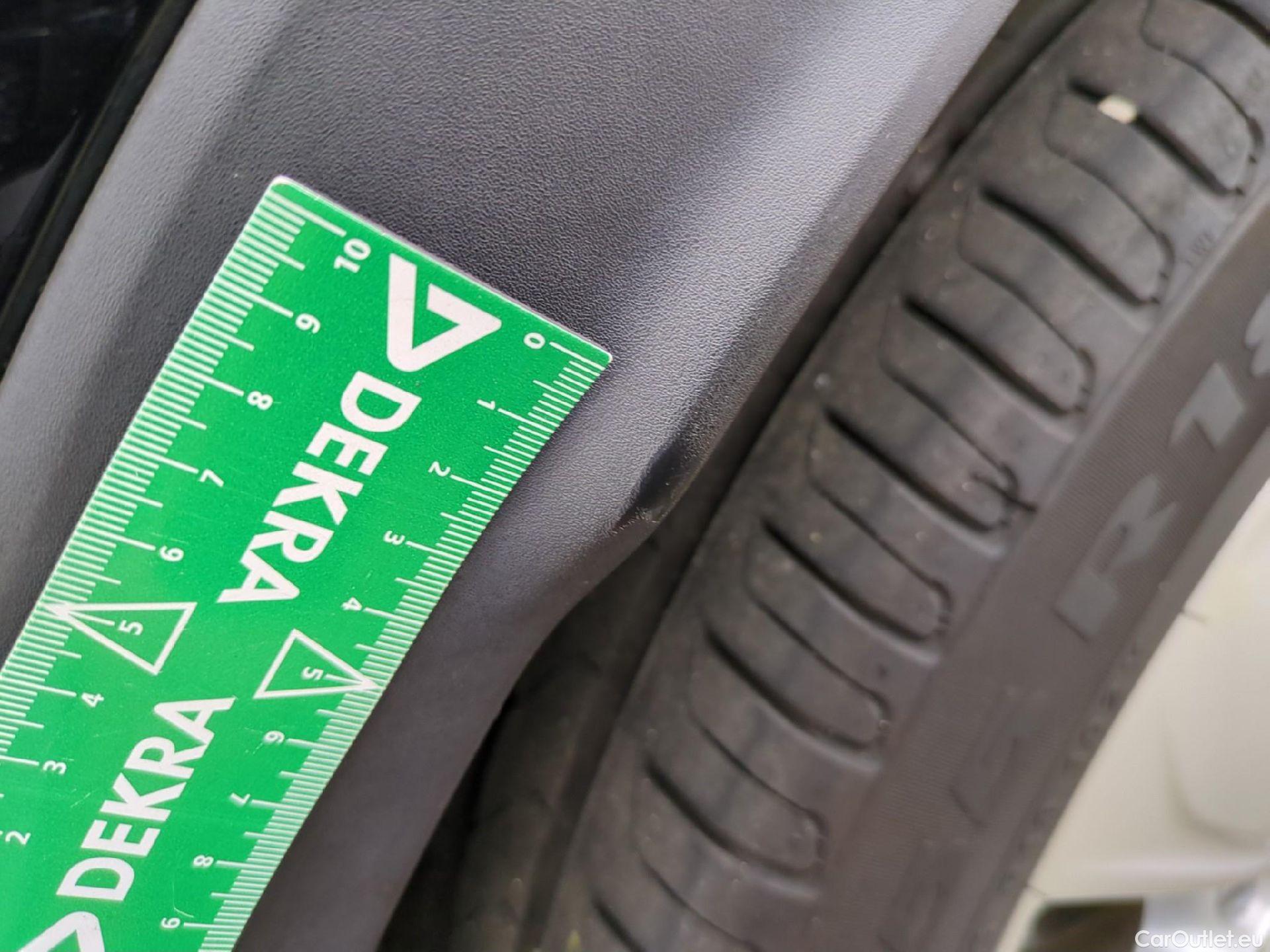  Opel   Grandland X OPEL / 2017 / 5P / SUV 1.6 HYBRID4 300 ELEGANCE BUSINESAUTO 4x4 #28