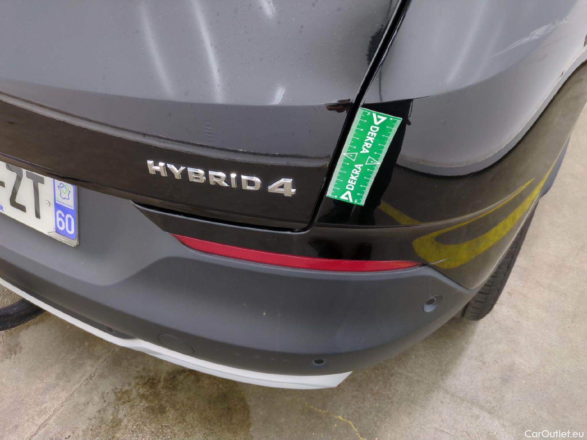  Opel   Grandland X OPEL / 2017 / 5P / SUV 1.6 HYBRID4 300 ELEGANCE BUSINESAUTO 4x4 #40