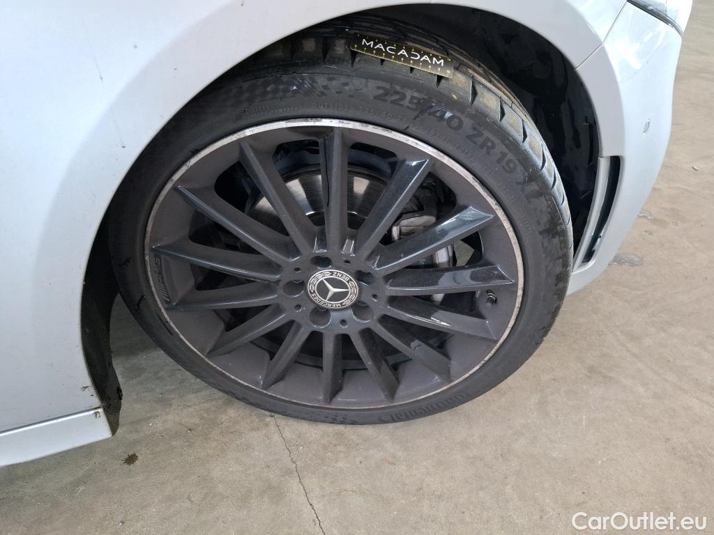  Mercedes  A-Klasse MERCEDES-BENZ Classe A Berline / 2018 / 4P / Berline A 200 d AMG Line 8G-DCT #29