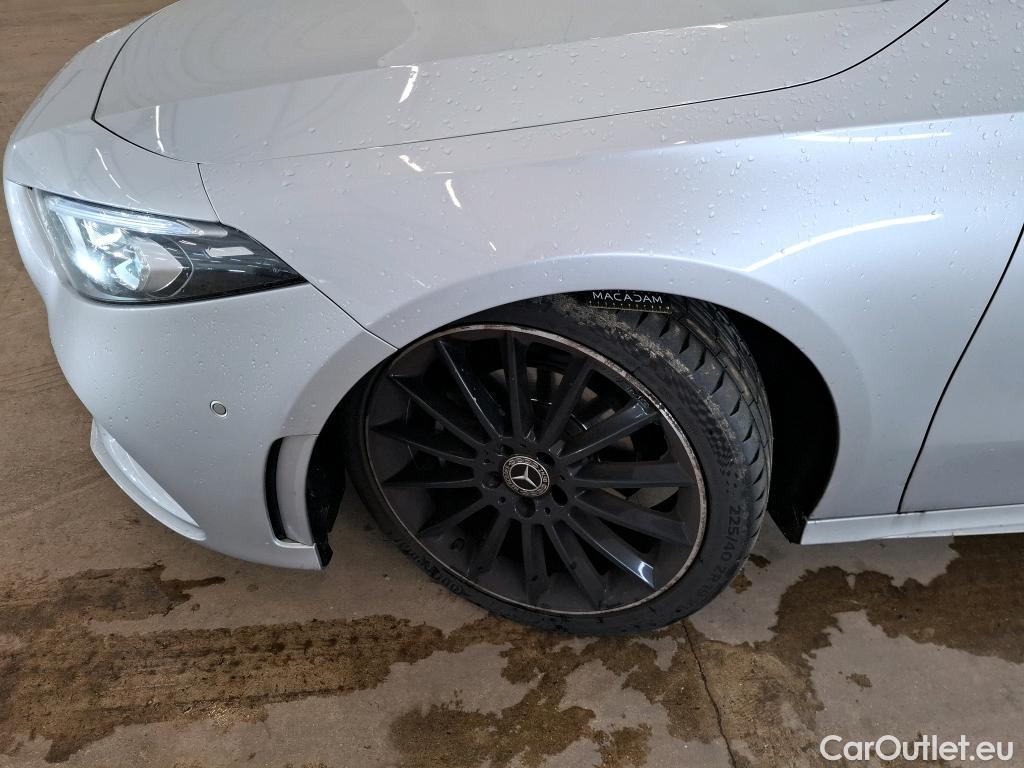  Mercedes  A-Klasse MERCEDES-BENZ Classe A Berline / 2018 / 4P / Berline A 200 d AMG Line 8G-DCT #13