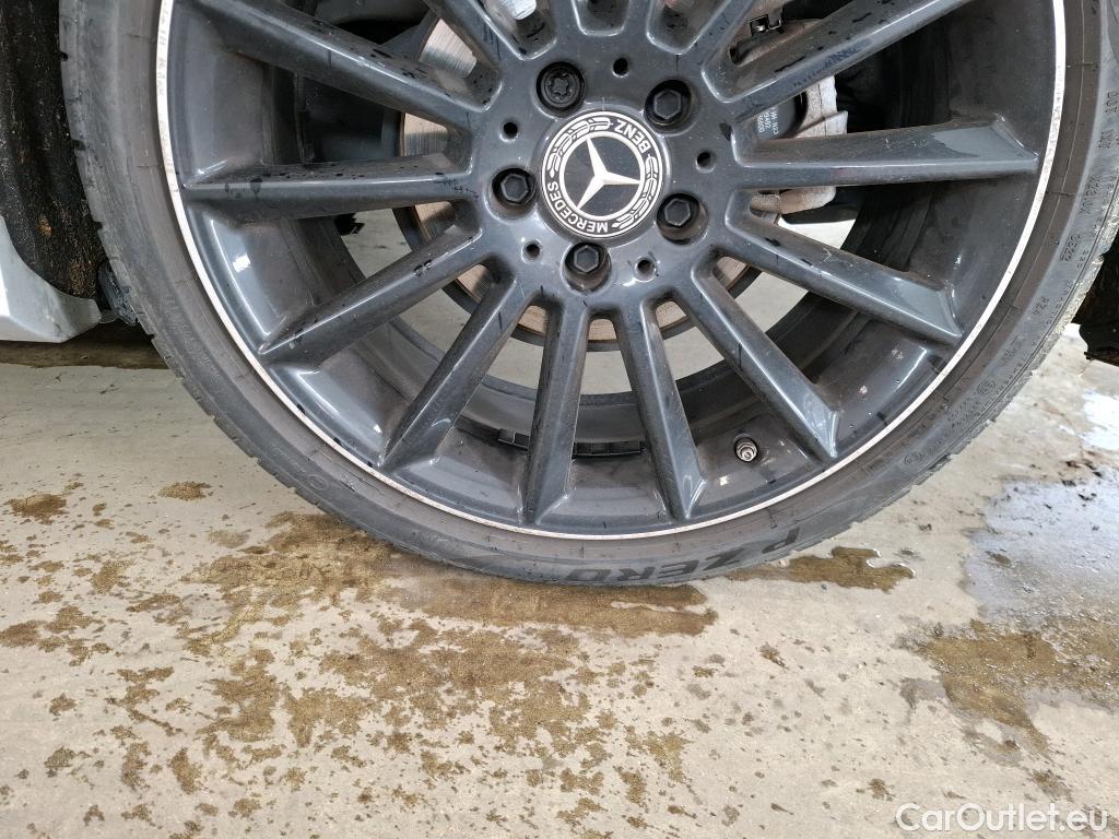  Mercedes  A-Klasse MERCEDES-BENZ Classe A Berline / 2018 / 4P / Berline A 200 d AMG Line 8G-DCT #39