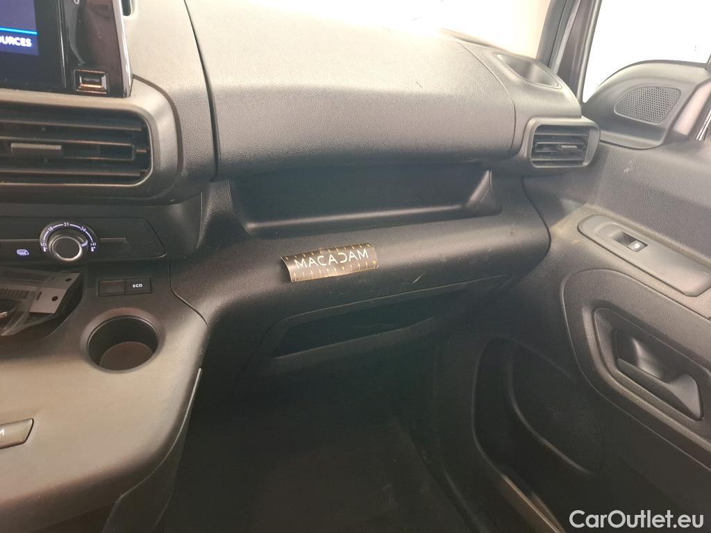  Citroen  Berlingo CITROEN  Van / 2018 / 4P / Fourgonnette M 1000kg BlueHDi 130 S&S EAT8 Club #44