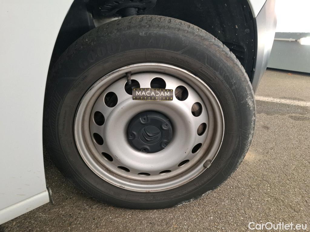  Citroen  Berlingo CITROEN  Van / 2018 / 4P / Fourgonnette M 1000kg BlueHDi 130 S&S EAT8 Club #28