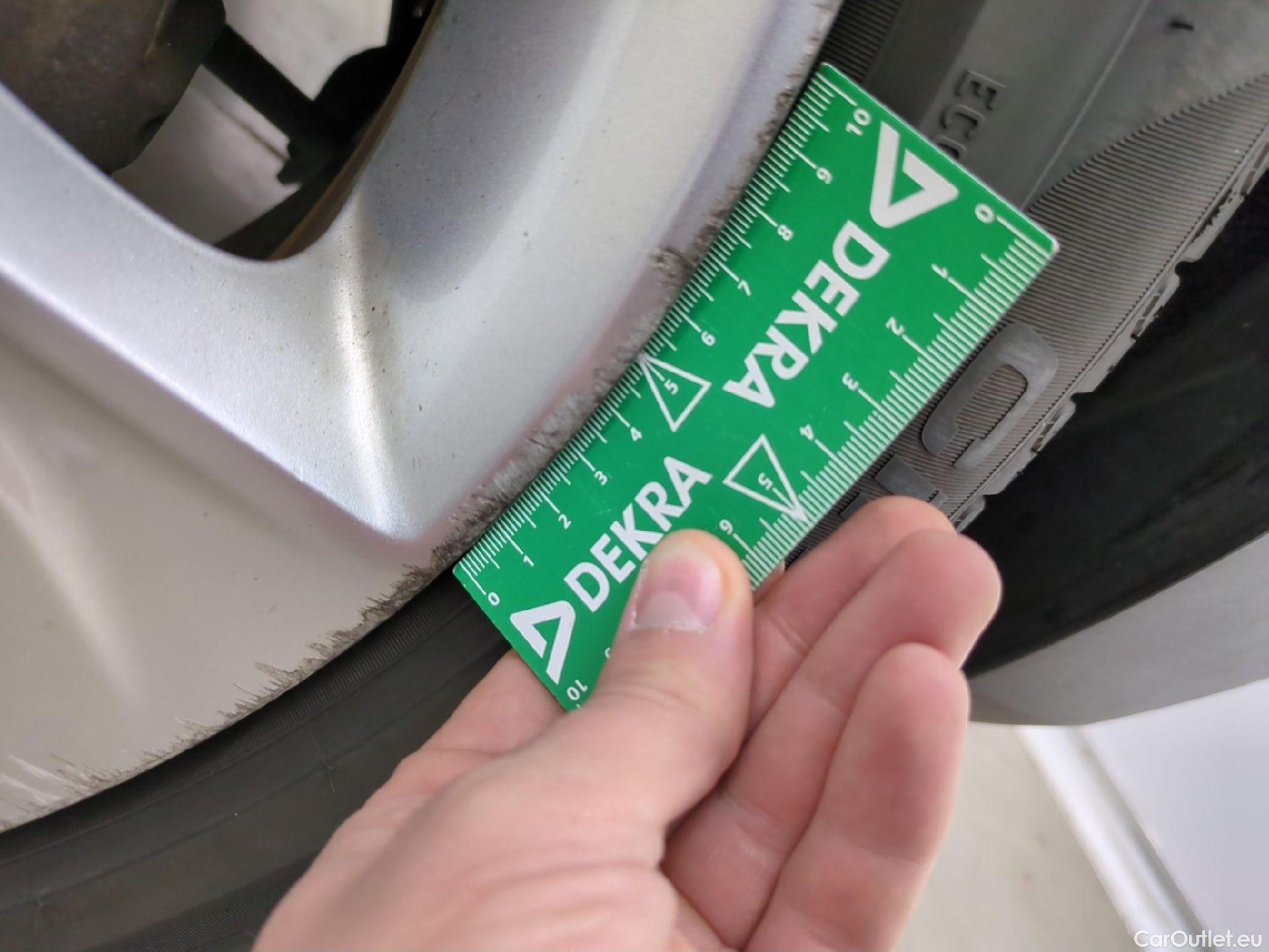  Opel   Grandland X OPEL / 2017 / 5P / SUV 1.6 HYBRID4 300 ELEGANCE BUSINESAUTO 4x4 #22