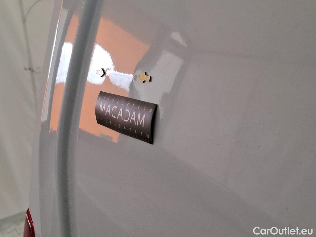  Citroen  Berlingo CITROEN  Van / 2018 / 4P / Fourgonnette M 1000kg BlueHDi 130 S&S EAT8 Club #49