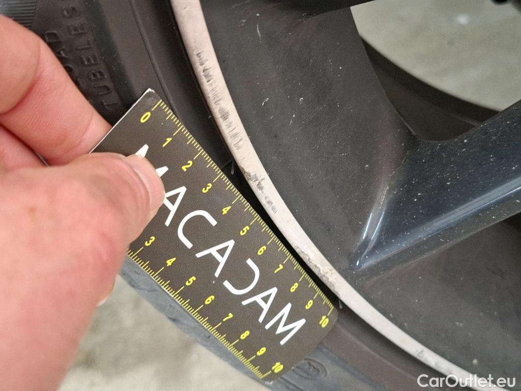  Mercedes  A-Klasse MERCEDES-BENZ Classe A Berline / 2018 / 4P / Berline A 200 d AMG Line 8G-DCT #28