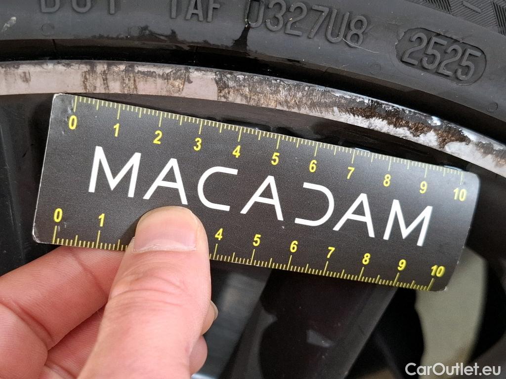  Mercedes  A-Klasse MERCEDES-BENZ Classe A Berline / 2018 / 4P / Berline A 200 d AMG Line 8G-DCT #14