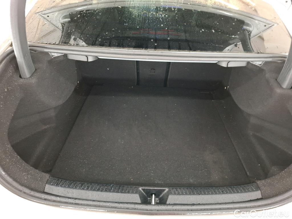  Mercedes  A-Klasse MERCEDES-BENZ Classe A Berline / 2018 / 4P / Berline A 200 d AMG Line 8G-DCT #37