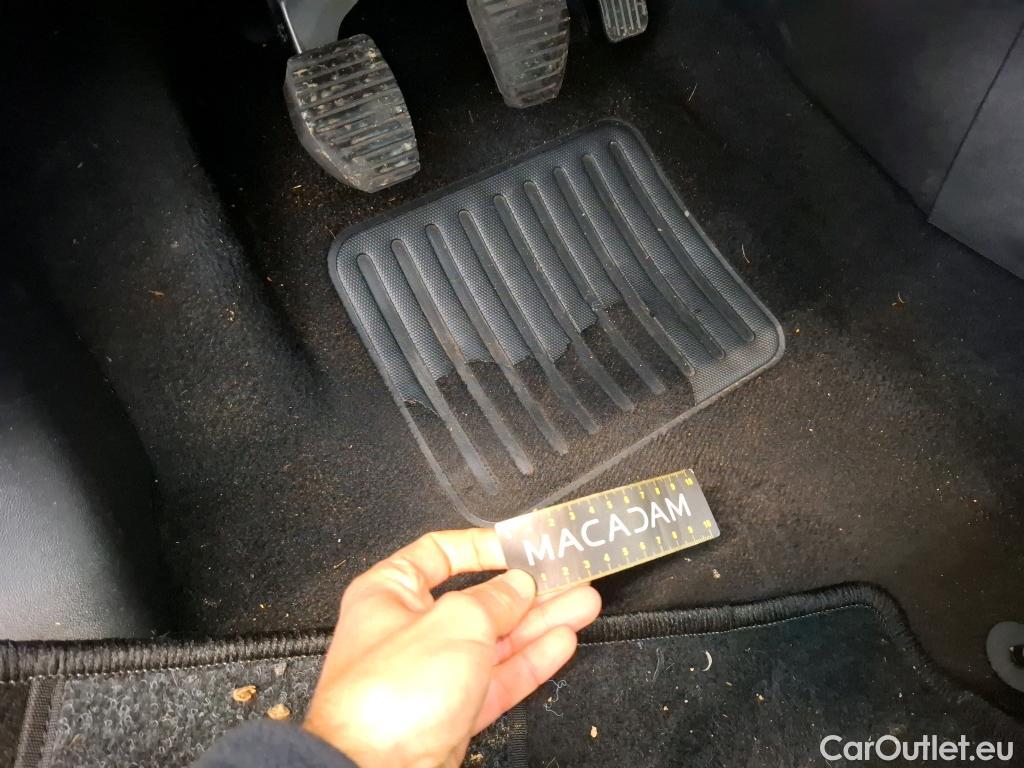  Peugeot  208  Affaire Premium 1.5 HDi 100CV BVM5 E6dT #2