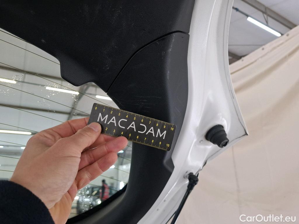  Peugeot  208  Affaire Premium 1.5 HDi 100CV BVM5 E6dT #37