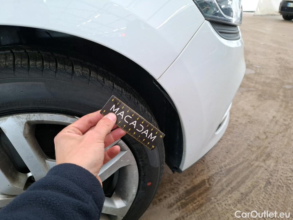  Renault  Clio  IV Grandtour Business 0.9 TCe 90CV BVM5 E6 #27