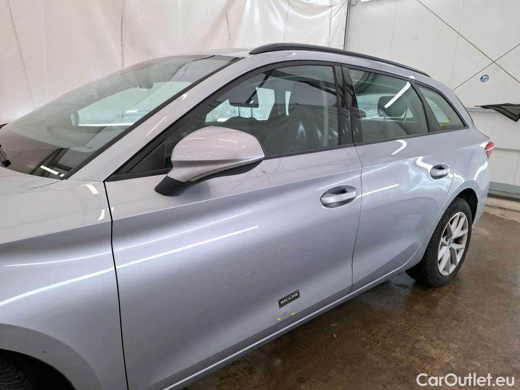  Seat  Leon SEAT  Sportstourer / 2020 / 5P / Break 1.0 eTSI 110 DSG S&S Style Business #1