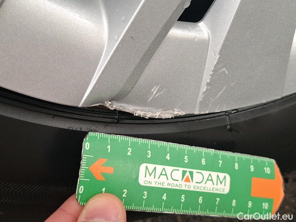  Toyota  Yaris TOYOTA  Hybride / 2019 / 5P / Berline Hybride 116h France #15