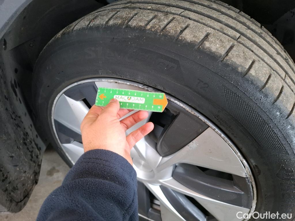  Tesla  Model Y TESLA  / 2021 / 5P / SUV RWD #29