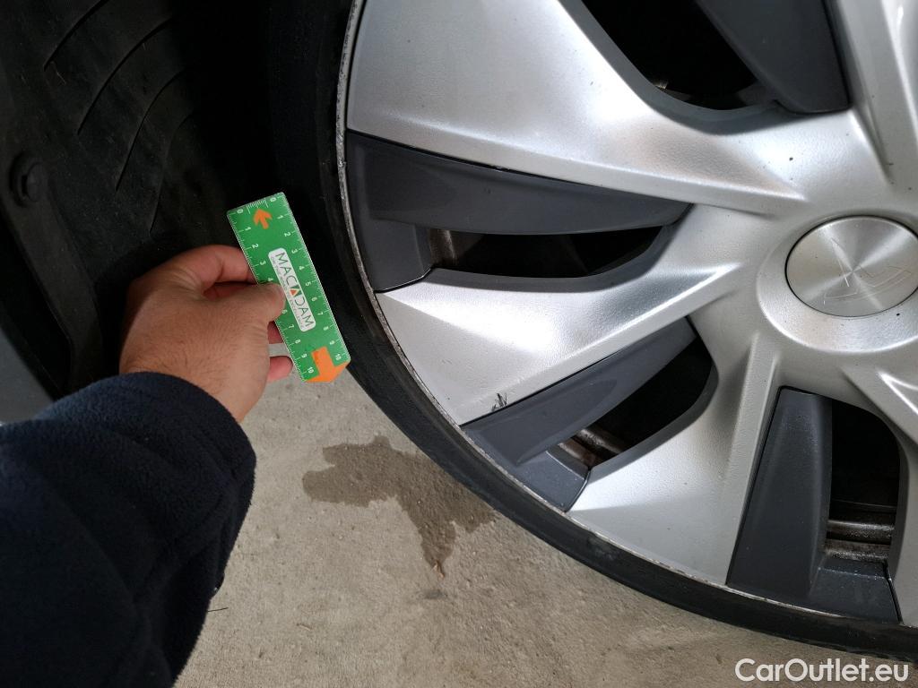  Tesla  Model Y TESLA  / 2021 / 5P / SUV RWD #38