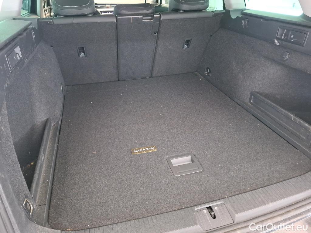  Volkswagen  Passat VOLKSWAGEN  SW / 2019 / 5P / Break 2.0 TDI 150 SCR DSG7 SW LOUNGE #1