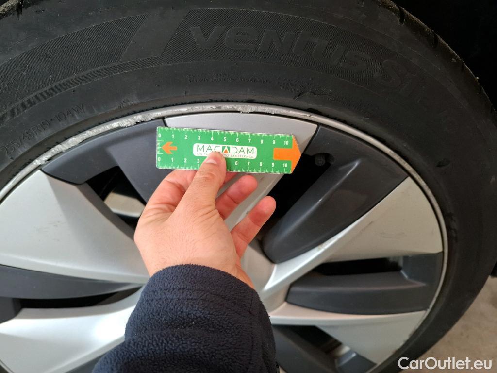  Tesla  Model Y TESLA  / 2021 / 5P / SUV RWD #41