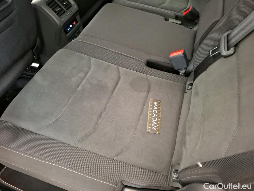  Volkswagen  Tiguan VOLKSWAGEN  Allspace / 2017 / 5P / SUV 1.5 TSI 150 EVO DSG7 Carat #17