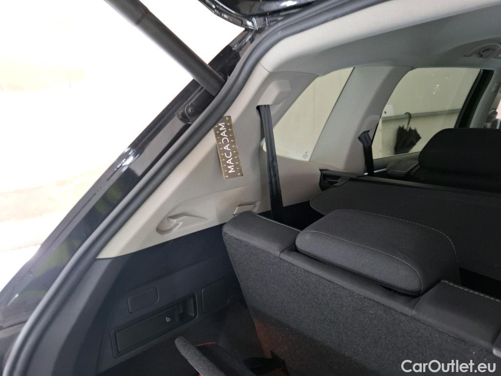  Volkswagen  Tiguan VOLKSWAGEN  Allspace / 2017 / 5P / SUV 1.5 TSI 150 EVO DSG7 Carat #10