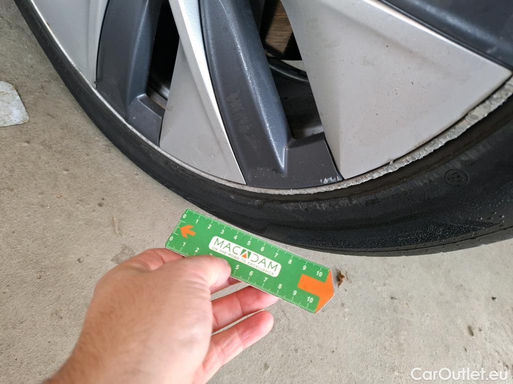  Tesla  Model Y TESLA  / 2021 / 5P / SUV RWD #10