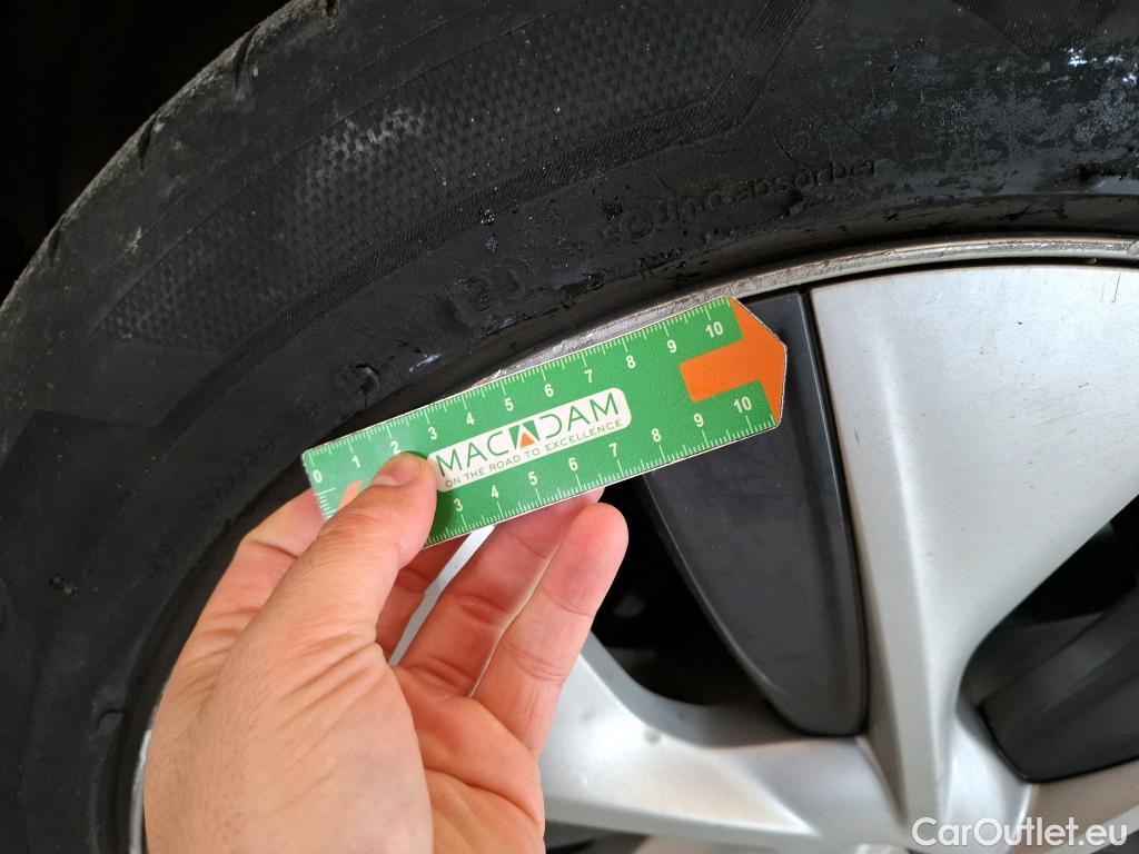  Tesla  Model Y TESLA  / 2021 / 5P / SUV RWD #26