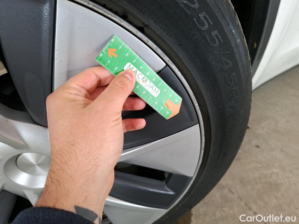  Tesla  Model Y TESLA  / 2021 / 5P / SUV RWD #37