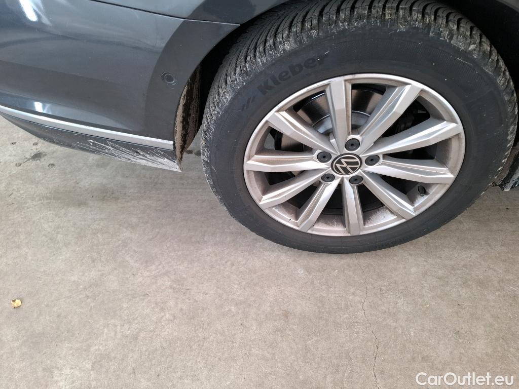  Volkswagen  Passat VOLKSWAGEN  SW / 2019 / 5P / Break 2.0 TDI 150 SCR DSG7 SW LOUNGE #25