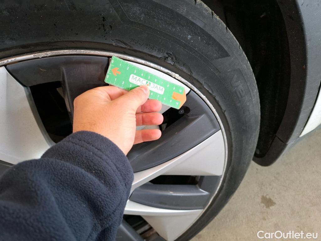  Tesla  Model Y TESLA  / 2021 / 5P / SUV RWD #3