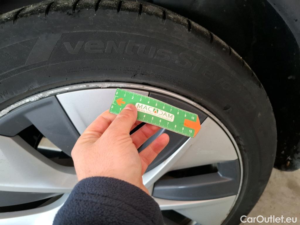  Tesla  Model Y TESLA  / 2021 / 5P / SUV RWD #24