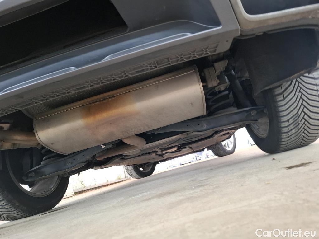  Volkswagen  Tiguan VOLKSWAGEN  Allspace / 2017 / 5P / SUV 1.5 TSI 150 EVO DSG7 Carat #9