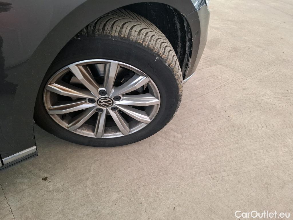  Volkswagen  Passat VOLKSWAGEN  SW / 2019 / 5P / Break 2.0 TDI 150 SCR DSG7 SW LOUNGE #4