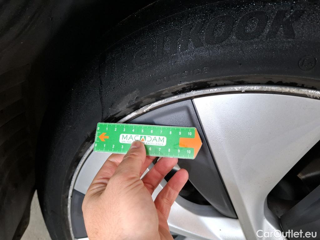  Tesla  Model Y TESLA  / 2021 / 5P / SUV RWD #21