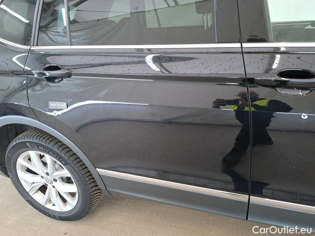  Volkswagen  Tiguan VOLKSWAGEN  Allspace / 2017 / 5P / SUV 1.5 TSI 150 EVO DSG7 Carat #3