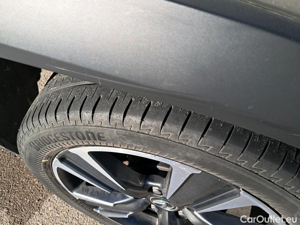  Lexus  UX LEXUS  / 2018 / 5P / todoterreno 2.0 250h Premium #16