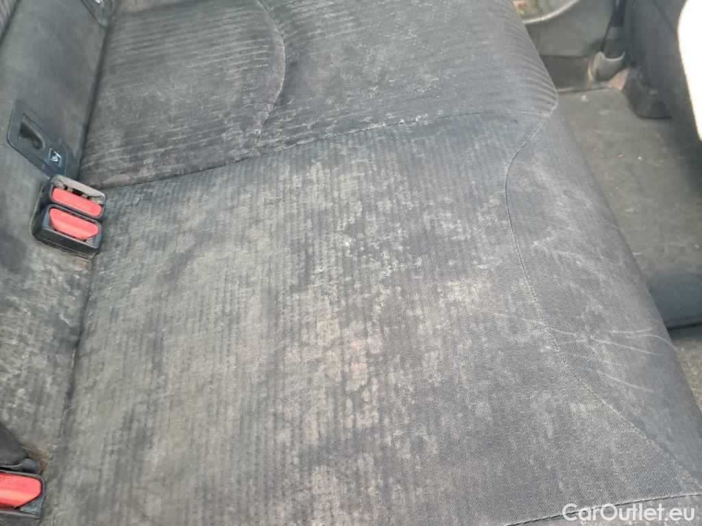  Toyota  Prius TOYOTA  / 2018 / 5P / berlina con portón 1.8  AWD-i #17