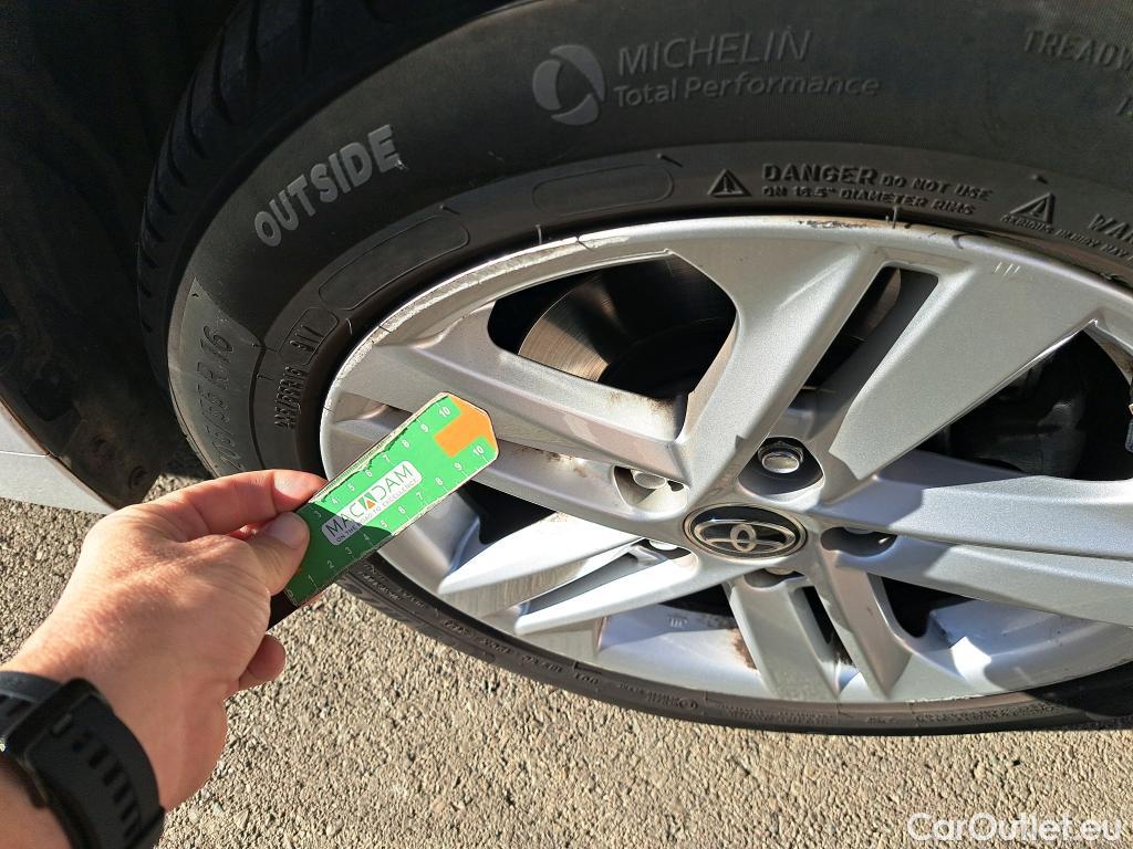  Toyota  Corolla TOYOTA  1.8 125H ACTIVE TECH E-CVT #30