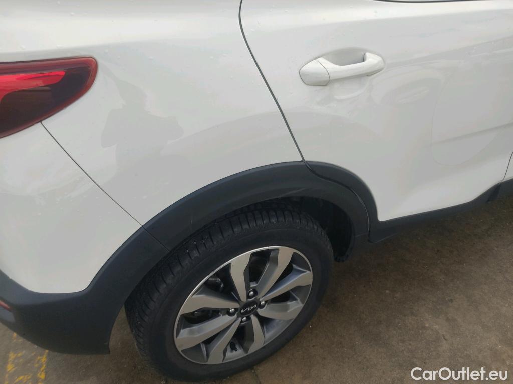  KIA  STONIC KIA  / 2017 / 5P / todoterreno 1.0 T-GDi 88kW (120CV) MHEV iMT Drive #14