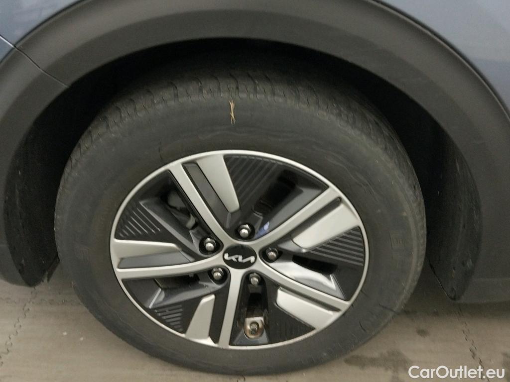  KIA  Niro KIA  / 2019 / 5P / crossover 1.6 GDi HEV 104kW (141CV) Drive #3