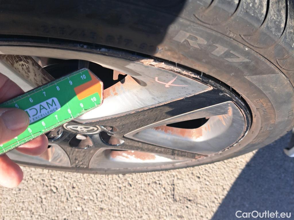  Toyota  Prius TOYOTA  / 2018 / 5P / berlina con portón 1.8  AWD-i #29