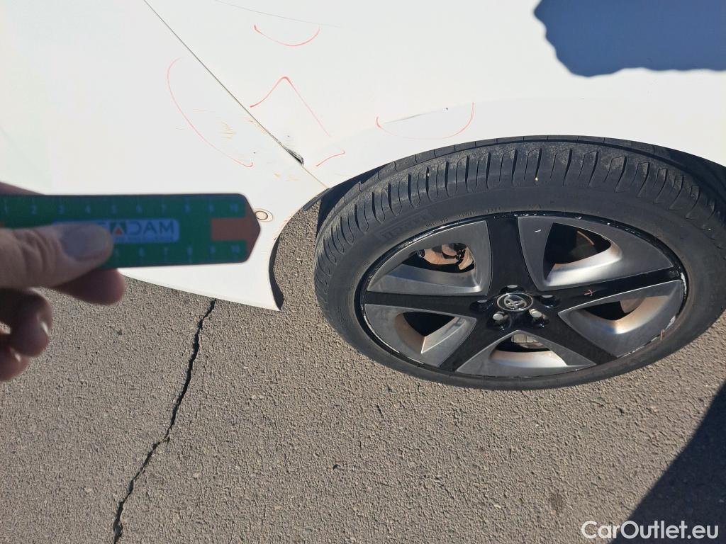  Toyota  Prius TOYOTA  / 2018 / 5P / berlina con portón 1.8  AWD-i #26