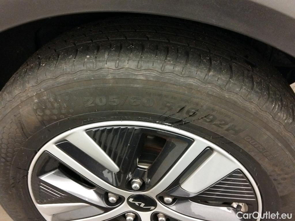  KIA  Niro KIA  / 2019 / 5P / crossover 1.6 GDi HEV 104kW (141CV) Drive #7