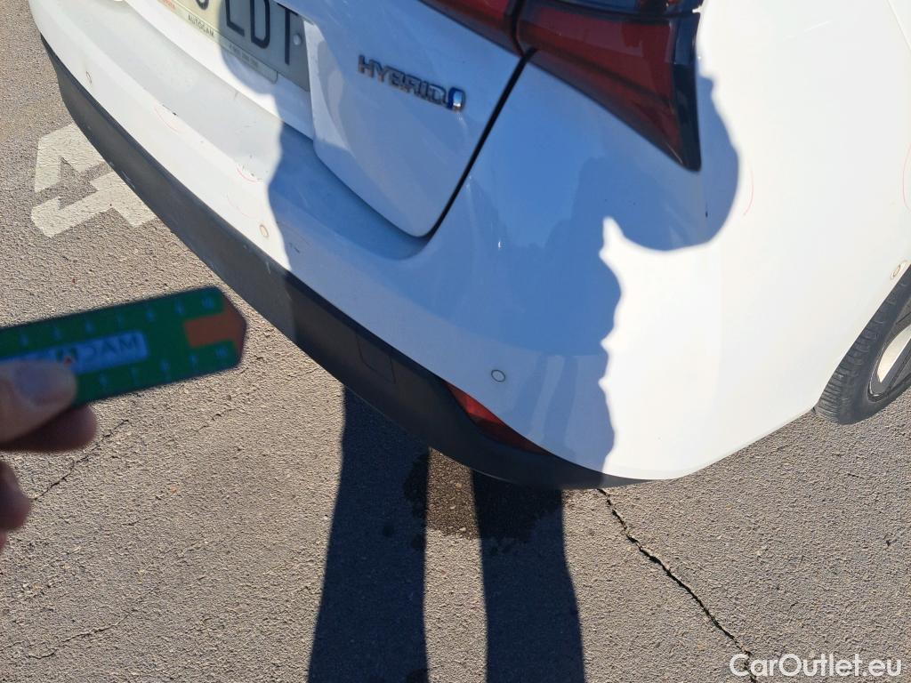  Toyota  Prius TOYOTA  / 2018 / 5P / berlina con portón 1.8  AWD-i #32